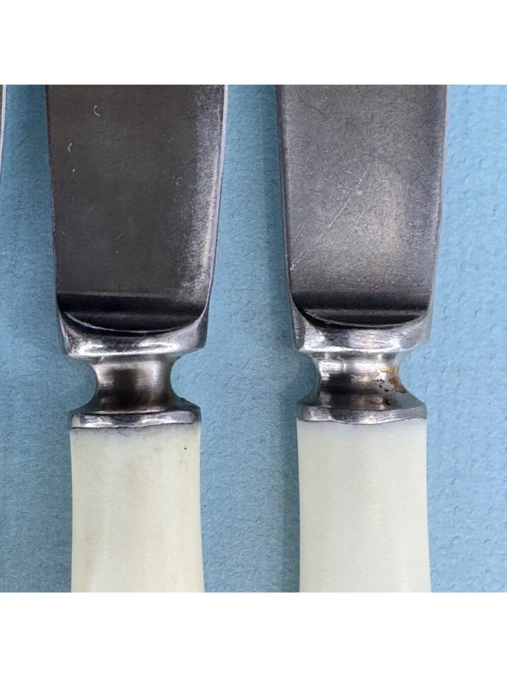 4 Vtg Russian USSR Soviet StainlessSteel Bakelite Handle Knives Cutlery Flatware